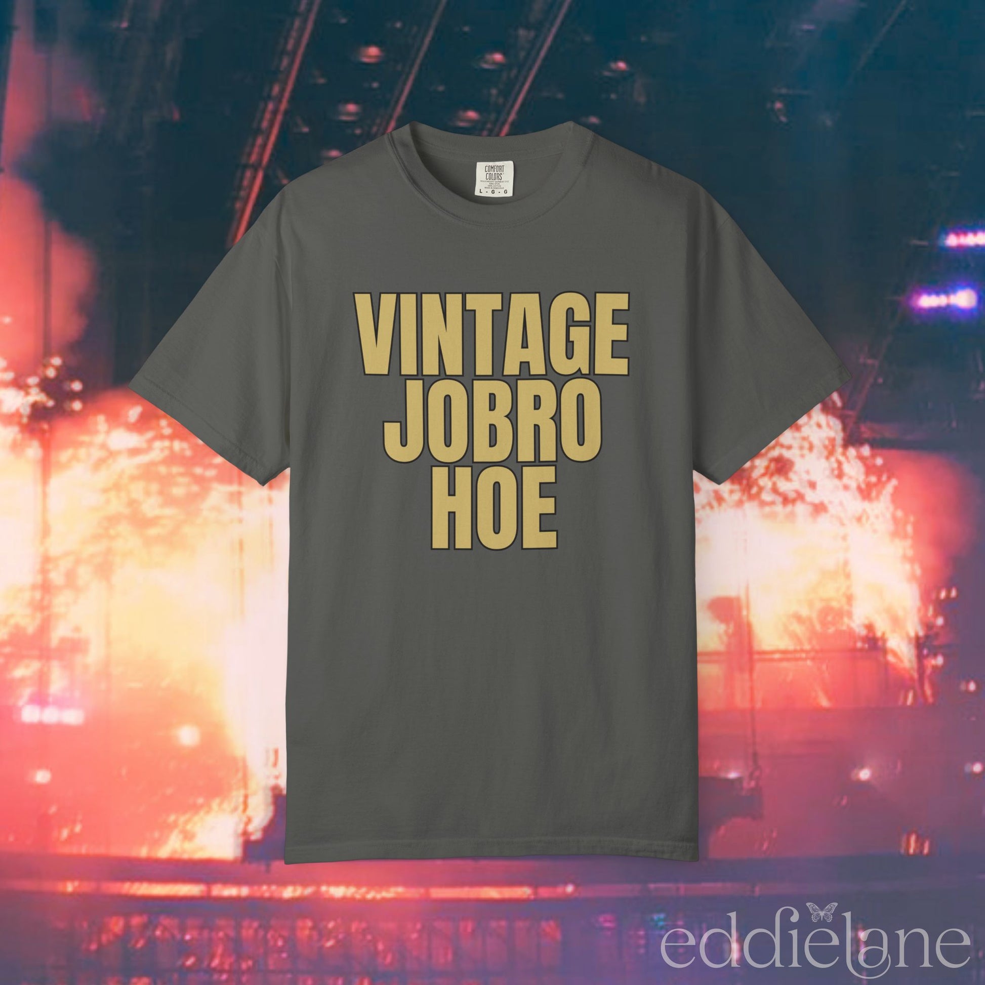 A gray t-shirt that says 'Vintage Jobro Hoe' in bold letters in gold.
